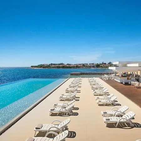 Stunning In Novigrad With Swimming Pool *