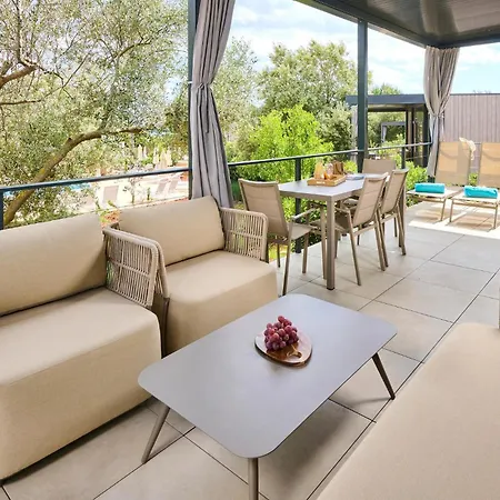 Stunning In Novigrad With Swimming Pool Ferienhaus Novigrad Istria