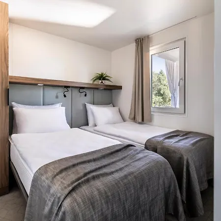 Ferienhaus Stunning In Novigrad With Swimming Pool *