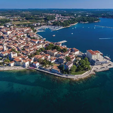 Stunning In Novigrad With Swimming Pool Ferienhaus Novigrad Istria