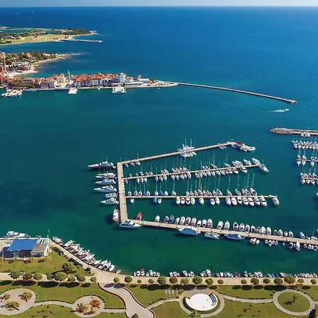 Stunning In Novigrad With Swimming Pool