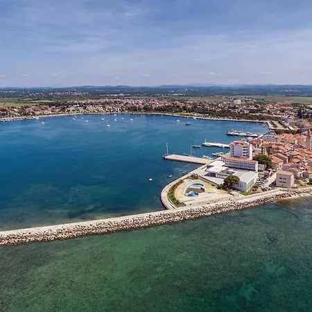 Stunning In Novigrad With Swimming Pool Novigrad Istria